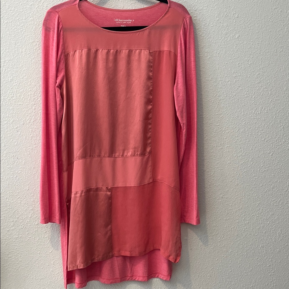 Soft Surroundings Pink Asymmetrical patchwork tunic top.
Silk blend
Sz S